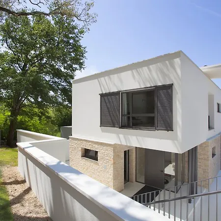 Villa The One - Beautiful With Vast Garden *