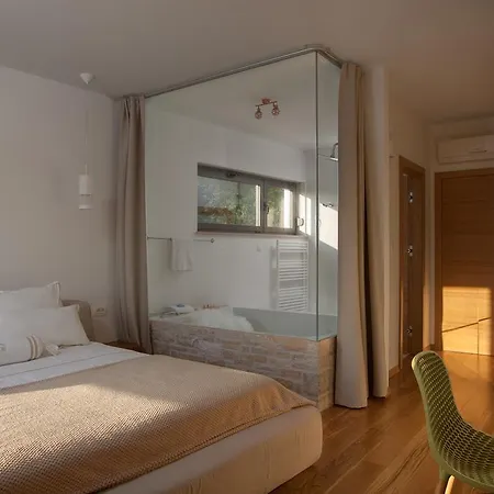 Villa The One - Beautiful With Vast Garden *