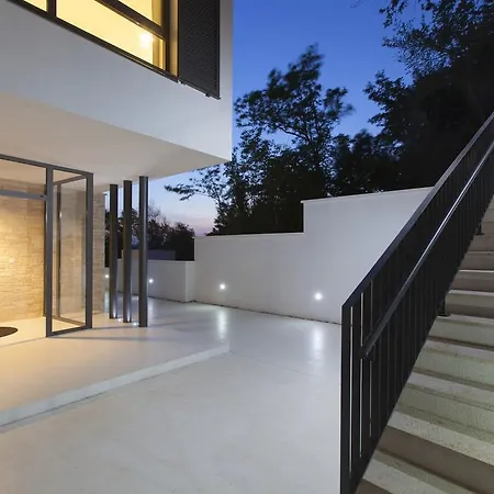 Villa The One - Beautiful With Vast Garden Kozljak