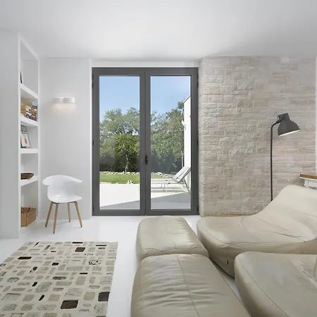 Villa The One - Beautiful With Vast Garden