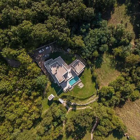 The One - Beautiful With Vast Garden Villa